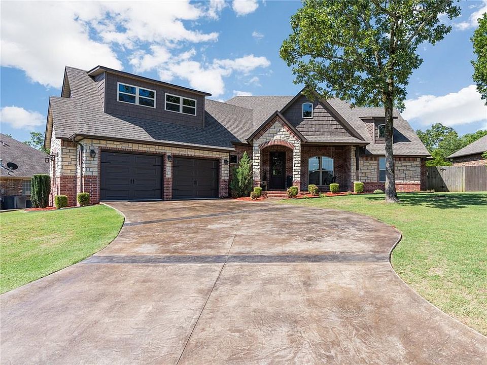 1st image of 2527 Parkway Ln