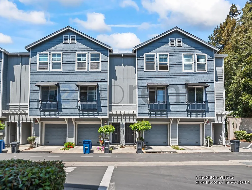 Building Photo - 722 Kingsford Way