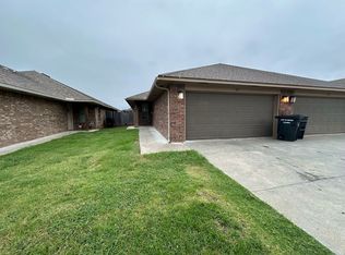781 SW 13th St, Moore, OK 73160
