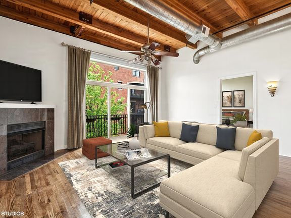4th image of 2806 N Oakley Ave APT 407