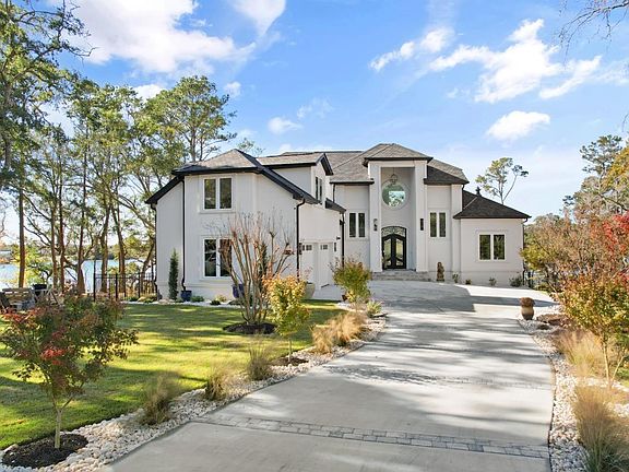 2nd image of 411 Lake Shore Dr.