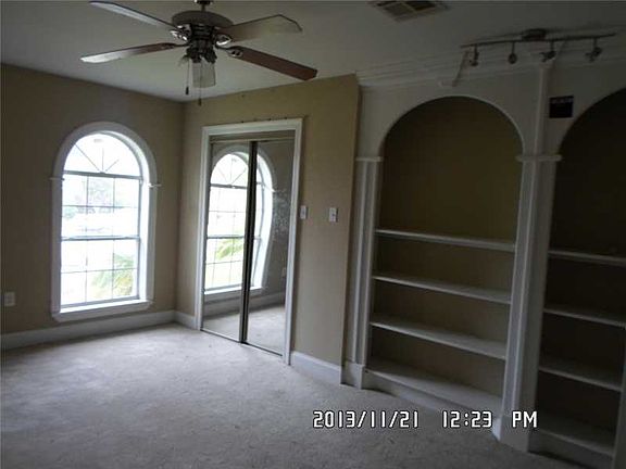 5th image of 5621 Holley Ln