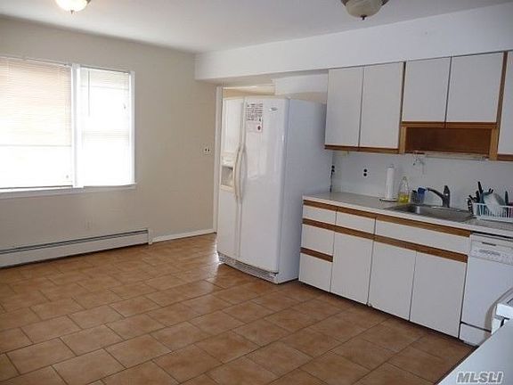 2nd image of 24 Skyview Ln