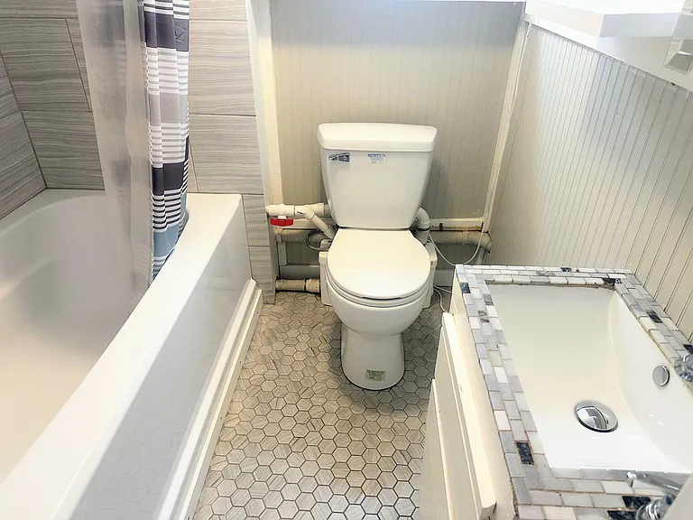 290 S Mountain Ave #1 — Photo 13
