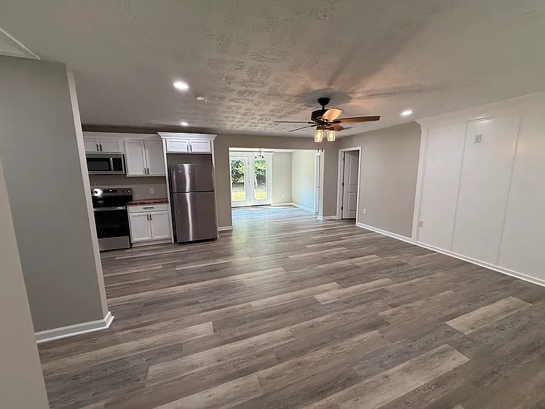 1152 Aldrich St NE — Photo 2