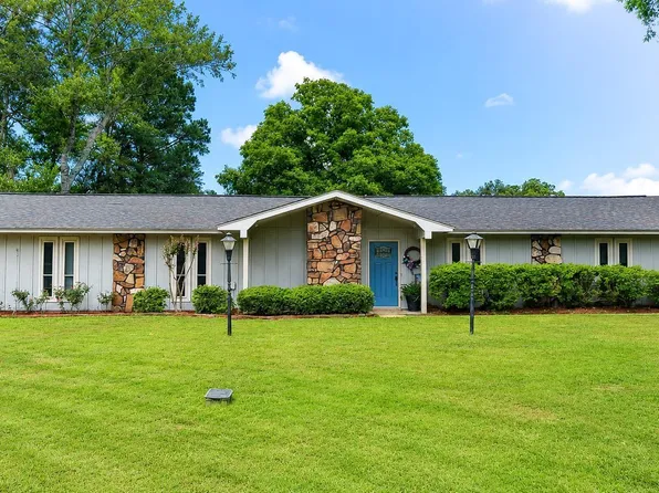 2221 Meadow Pond Trl, White Hall, AR 71602