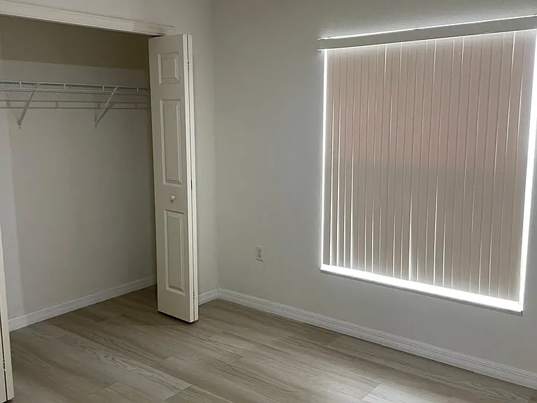 658 Sierra Cir — Photo 14