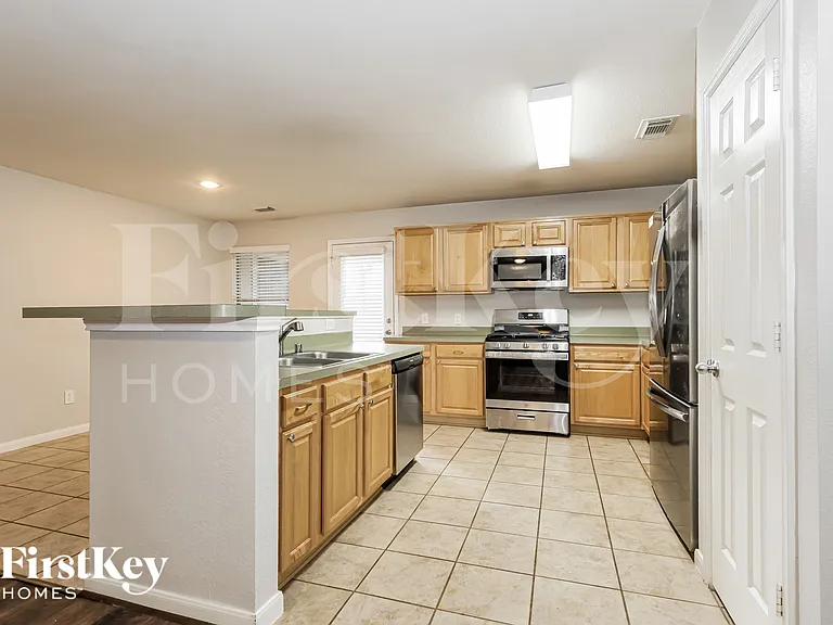 29311 Legends Hill Dr — Photo 8
