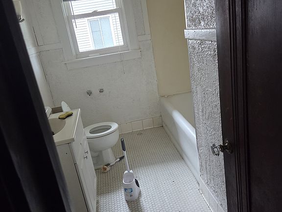 5th image of 219 N Martin Luther King Jr Blvd APT 1