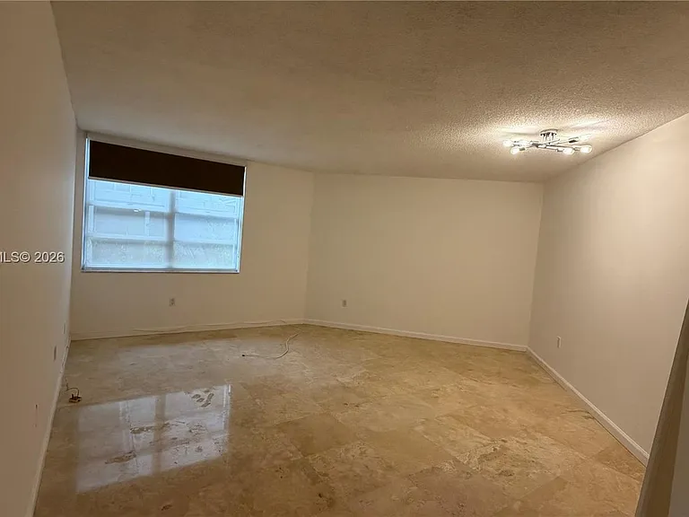 2750 NE 183rd St #106 — Photo 3