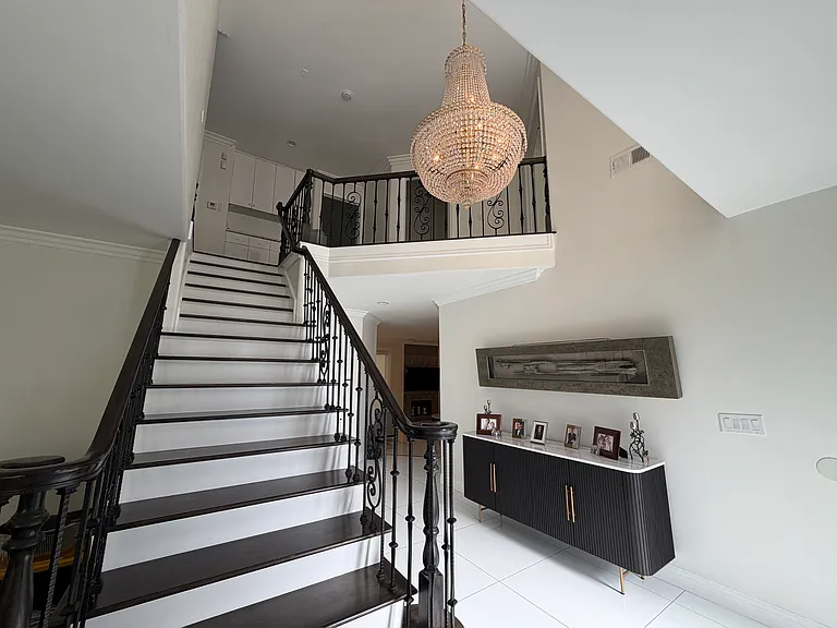 5711 Aura Ave — Photo 43