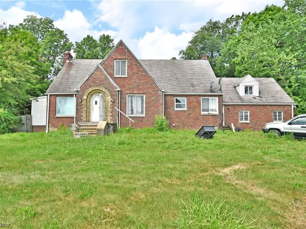 158 N Canfield Niles Rd, Youngstown, OH 44515