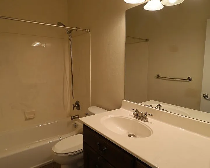 429 N 1340 E — Photo 37