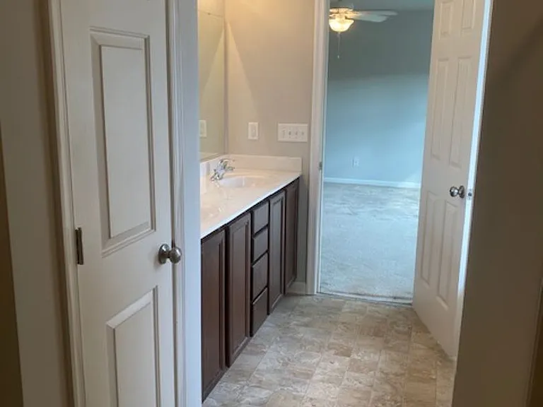203 Linfoot Ct — Photo 33