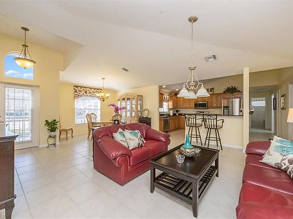 5th image of 841 Charlemagne BLVD