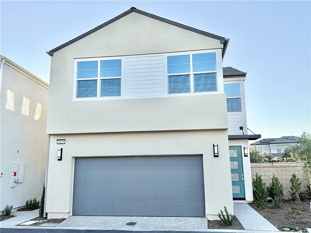 3 bed, 2.5 bath, 1590 sqft, $3,600 — Photo 1