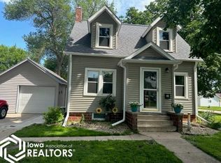 521 E Elm St, Algona, IA 50511