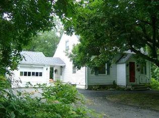 25 Beecher Rd, Woodbridge, CT 06525