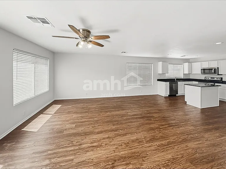 955 S Del Rancho — Photo 5