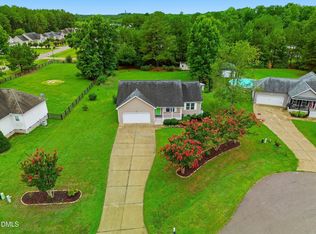 35 Hadleigh Way, Fuquay Varina, NC 27526