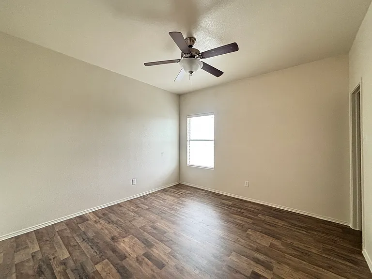 7508 Lazy Spur Blvd — Photo 12
