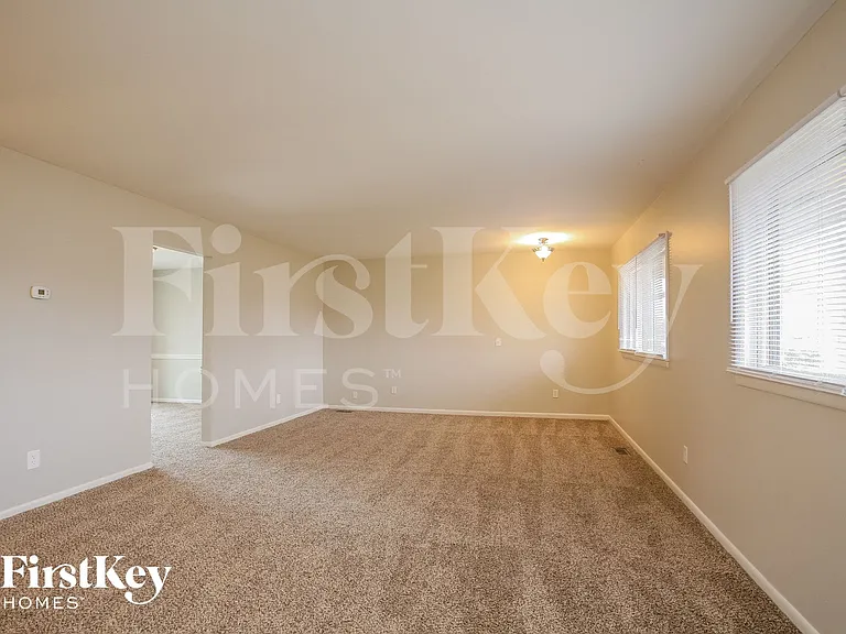 5503 Moonlight Dr — Photo 3