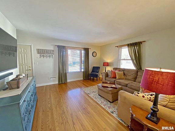 4th image of 732 N Clifton Ct