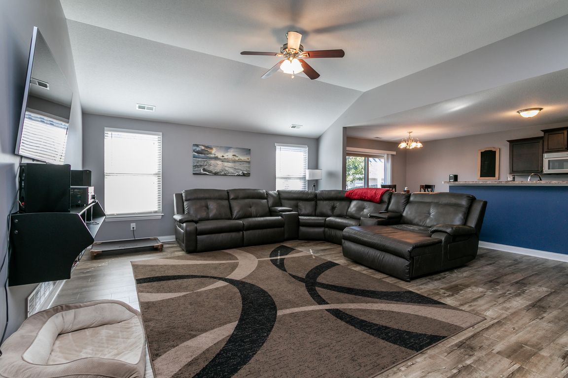 next background image