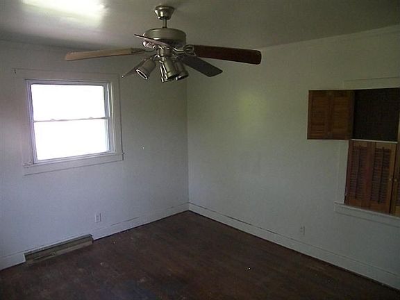 4th image of 430 Kenilworth Ave