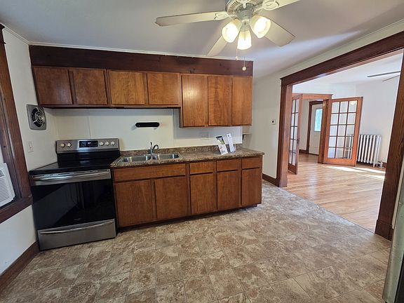 4th image of 98 Stockbridge St #1