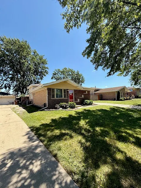 3 bed, 1008 sqft, $2,600 — Photo 3