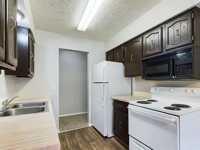Williamsburg Apartments — Photo 49