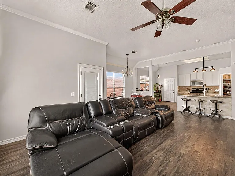 20822 Figurine Ct — Photo 8