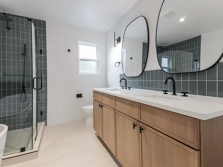 2418 Grandview Dr — Photo 18