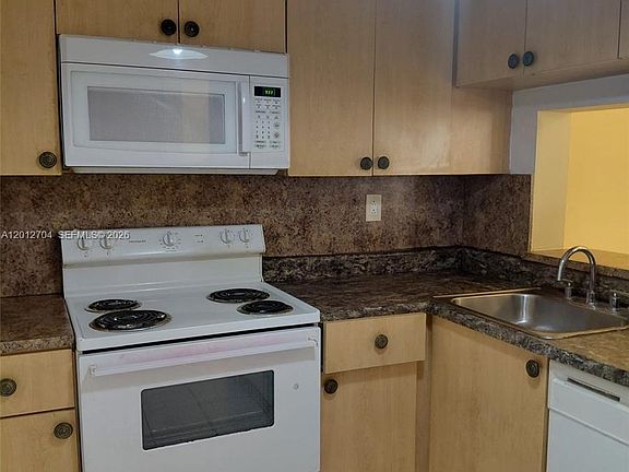 5th image of 11790 SW 18th St APT 429-3
