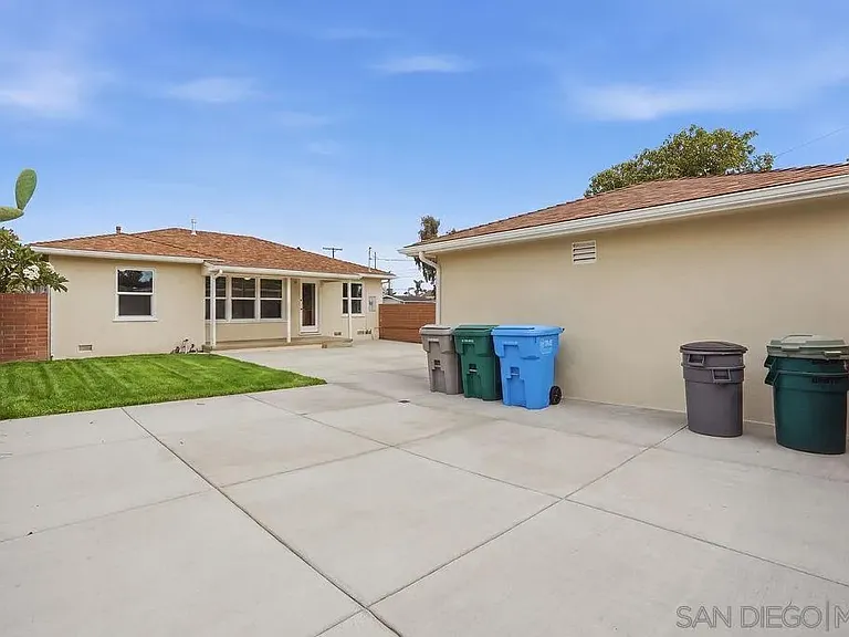 6593 Delfern St — Photo 22