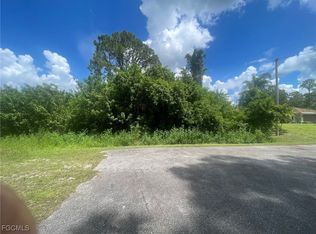 722 Wellington Ave, Lehigh Acres, FL 33972