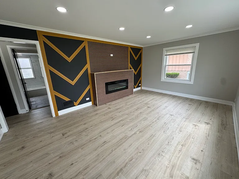 16439 Cottage Grove Ave — Photo 4