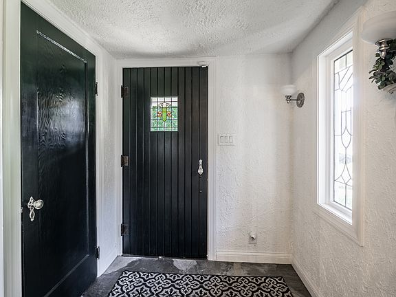 5th image of 5744 N New Jersey St