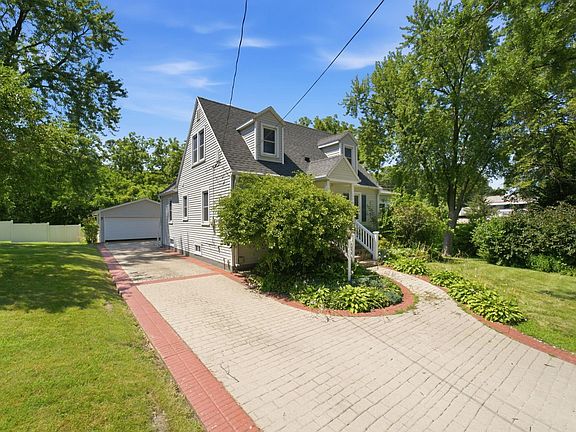 3rd image of 114 Hanna Blvd