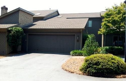 2nd image of 45 Folkstone Dr