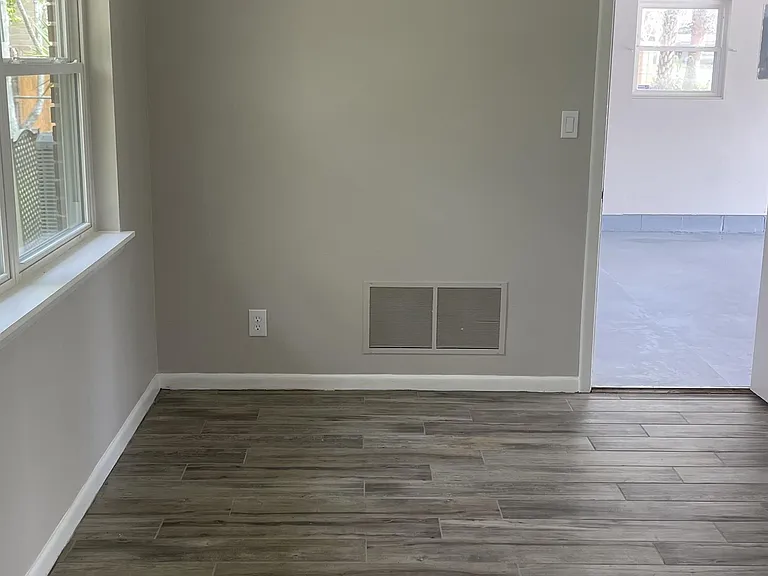 5067 Lincolnshire Rd — Photo 9