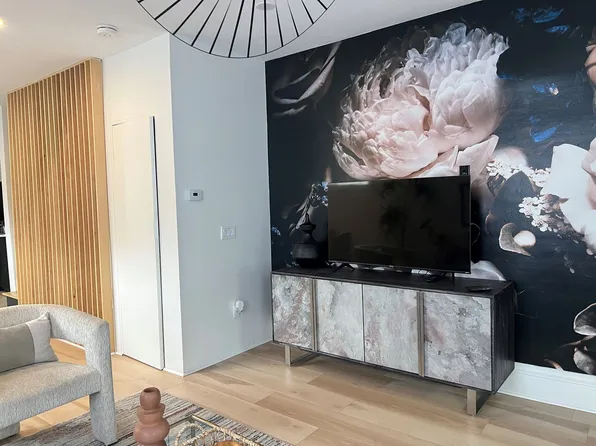 2 Alvin Pl, Rochester, NY 14607