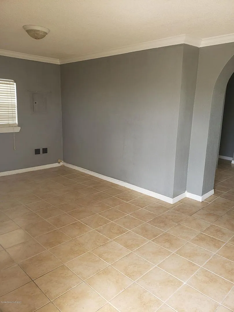 Studio Apartment — Photo 2