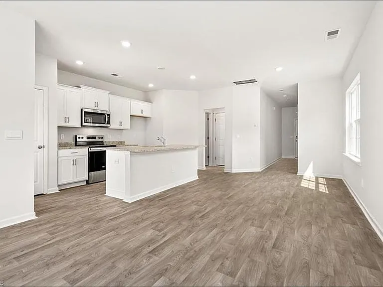 171 Moyer Dr — Photo 9