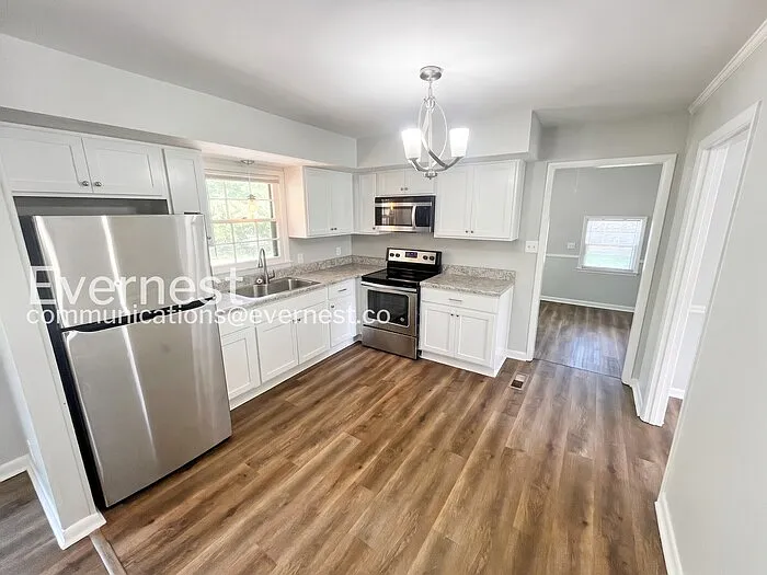 837 Britton Ave — Photo 7