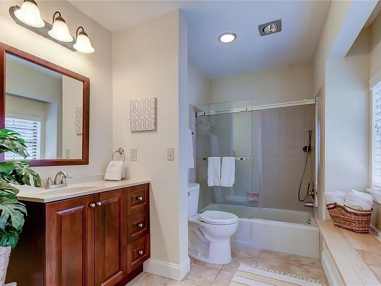 5828 Oakhurst Dr — Photo 15