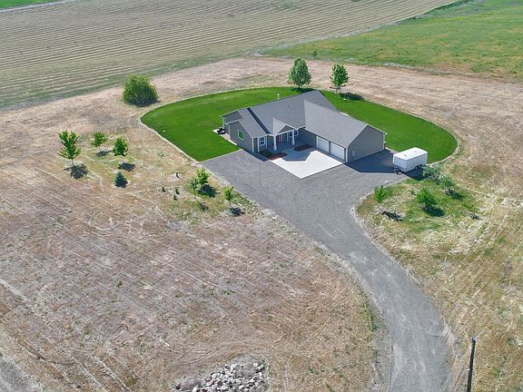 2nd image of 3254 E Zillah Dr
