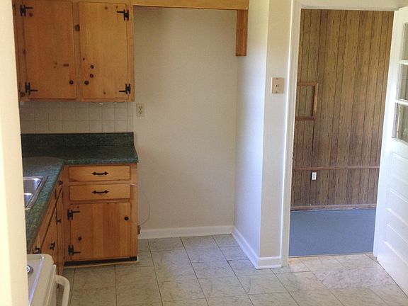4th image of 1870 Branchwood St