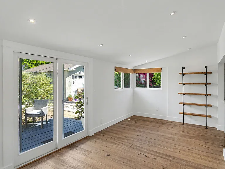6609 Leland Way — Photo 11